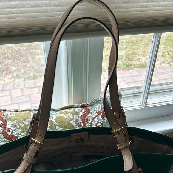 🌸END OF SUMMER SALE 🌸Michael Kors Emerald Green Bucket Bag - Picture 5 of 11